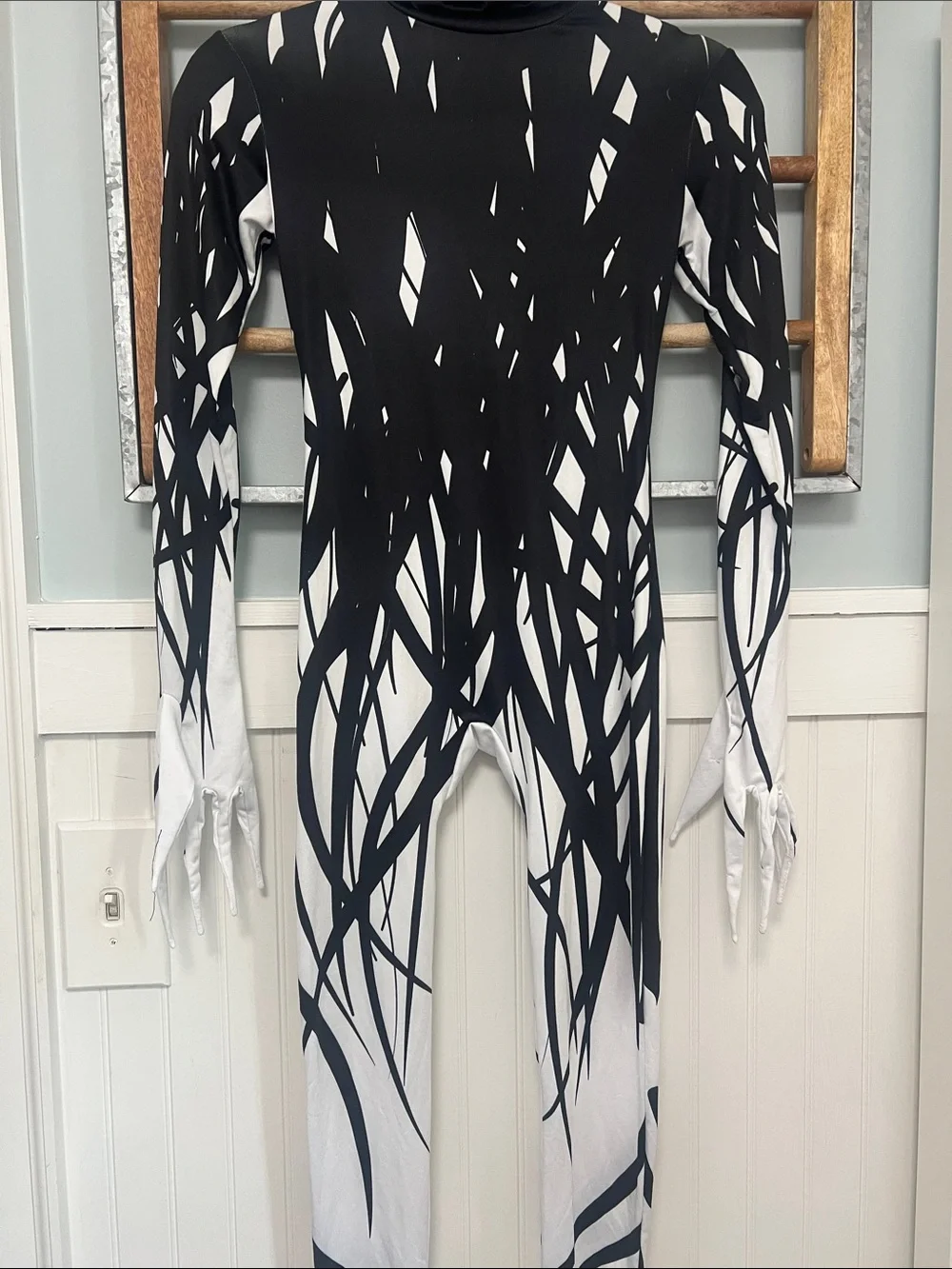 Boys morphsuits Zalgo costume size, large, white, and black Halloween size large